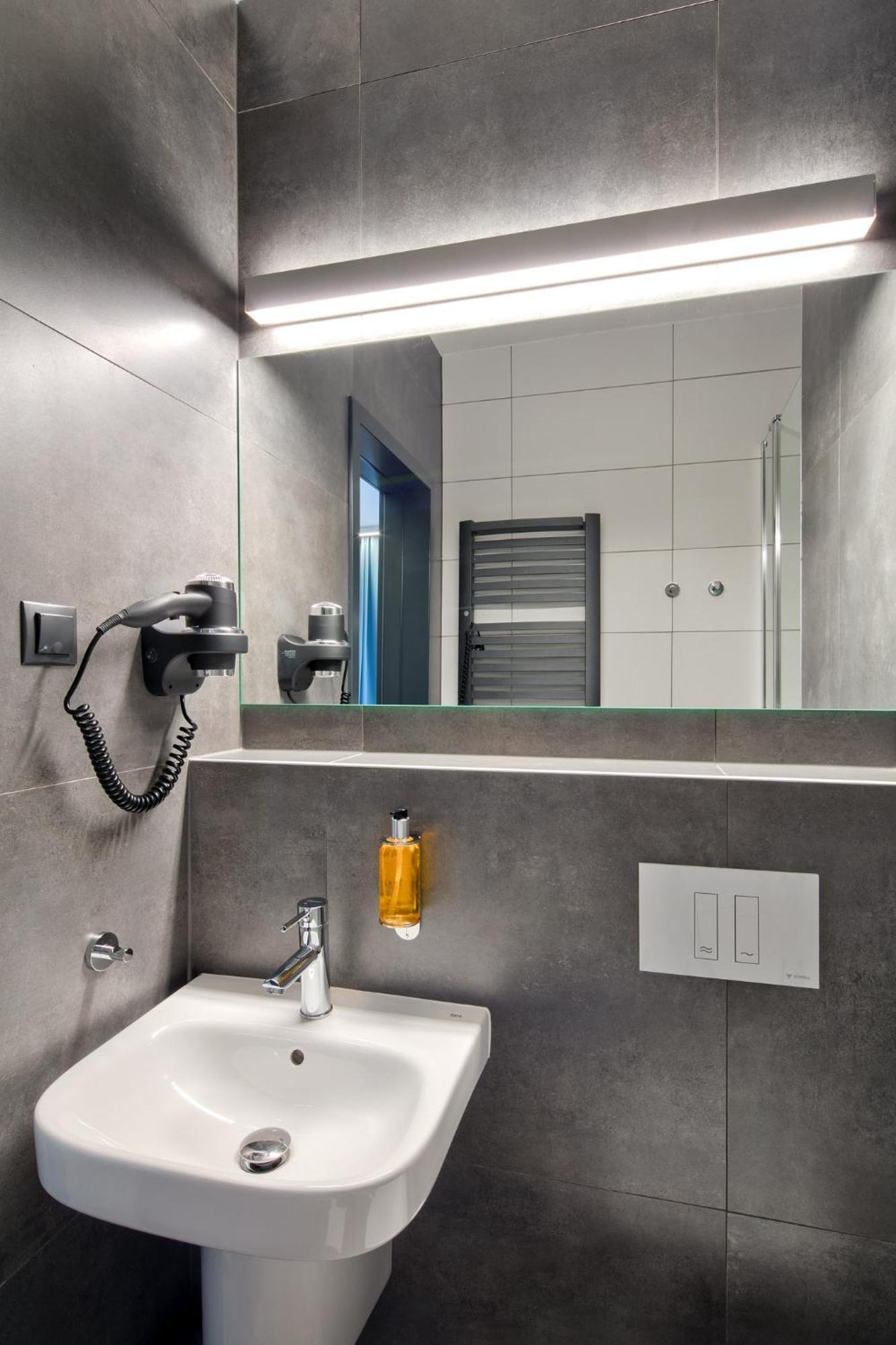 Single Room Private Bathroom